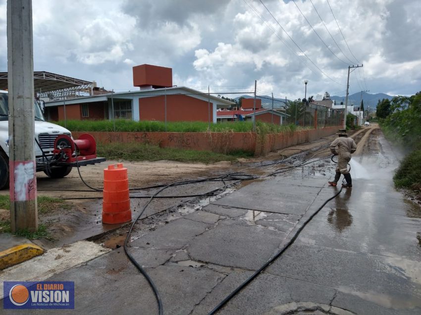 De manera inmediata, Gobierno Municipal atiende reporte de daños en fraccionamiento tras lluvias