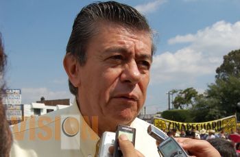El registro nacional de telefonía celular, una de las iniciativas presentadas por Enrique Bautista