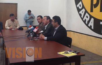 Exhorta Zambrano a no descalificarse entre los mismo compañeros perredistas