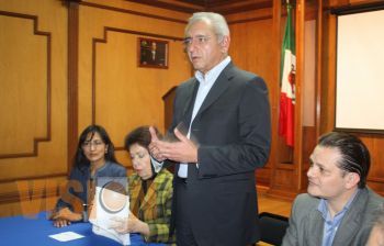 Se registra Salvador Vega Casillas como aspirante a Senador por la vía pluri