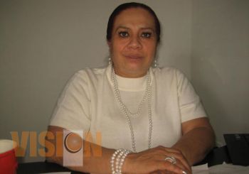 Se compromete a mejorar a calidad educativa María Ceja González