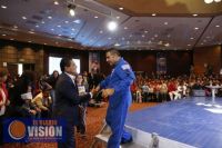 El gobernador saluda al primer astronauta michoacano