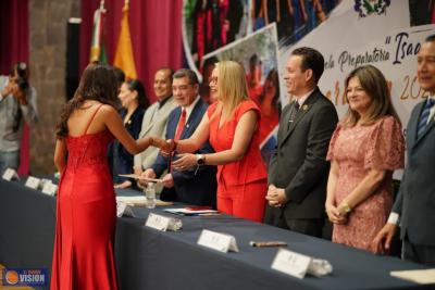 Luchen por sus sueños, convoca Yarabí Ávila a egresadas y egresados del Bachillerato Nicolaita