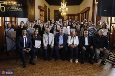 Congreso del Estado y STASPLE entregan constancias por capacitación a sus trabajadores