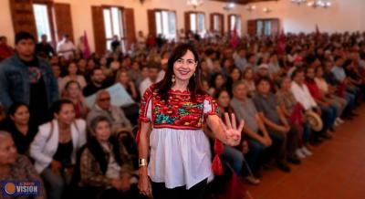 Jóvenes y líderes de Pátzcuaro ven en Gaby Molina el proyecto para Michoacán