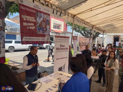 UMSNH acerca su oferta educativa y la Ciencia a los municipios michoacanos