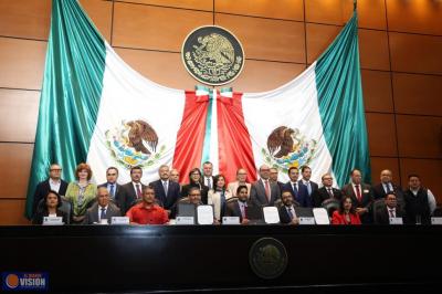 Yarabí Ávila, entrega Estados Financieros Auditados a la Comisión de Vigilancia de la ASF 