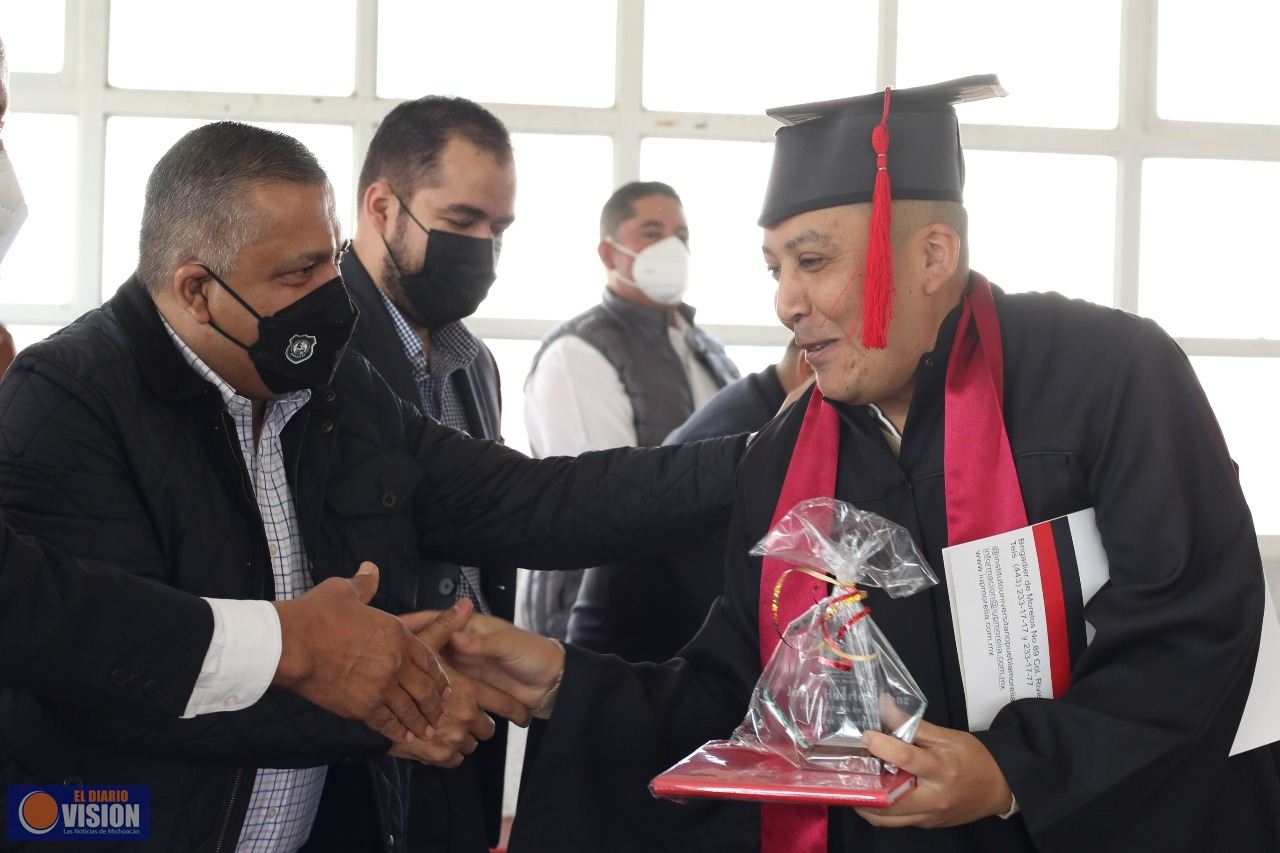 Concluyen licenciatura en derecho 7 personas privadas de su libertad 