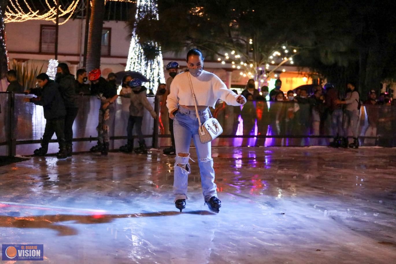 Arranca con gran éxito la Pista Invernal de patinaje sobre hielo