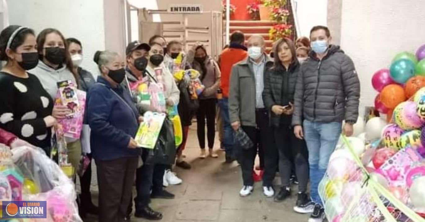 Comerciantes de Salvador Escalante, se unen a la colecta de juguetes 