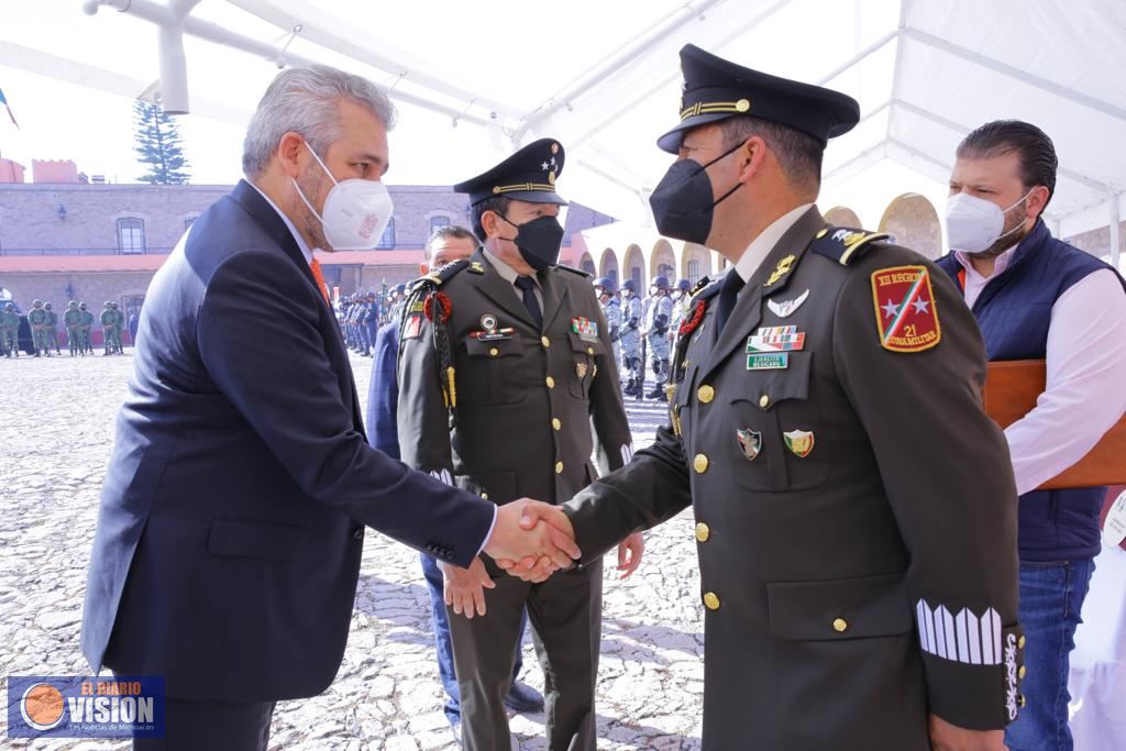 Asiste Bedolla a toma de protesta de comandante de la 21 Zona Militar