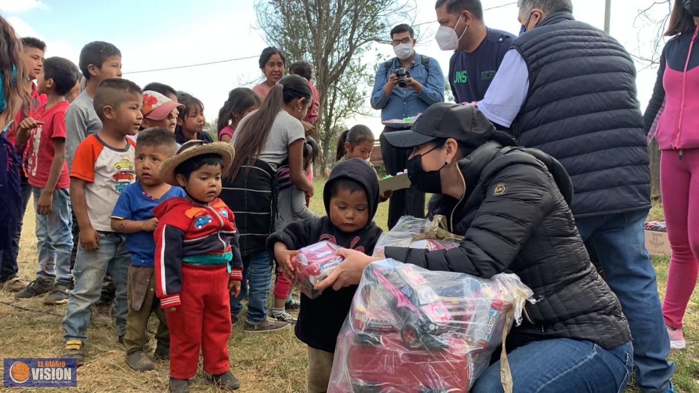 Entrega DIF Uruapan y Reyes Magos miles juguetes a niños y niñas 