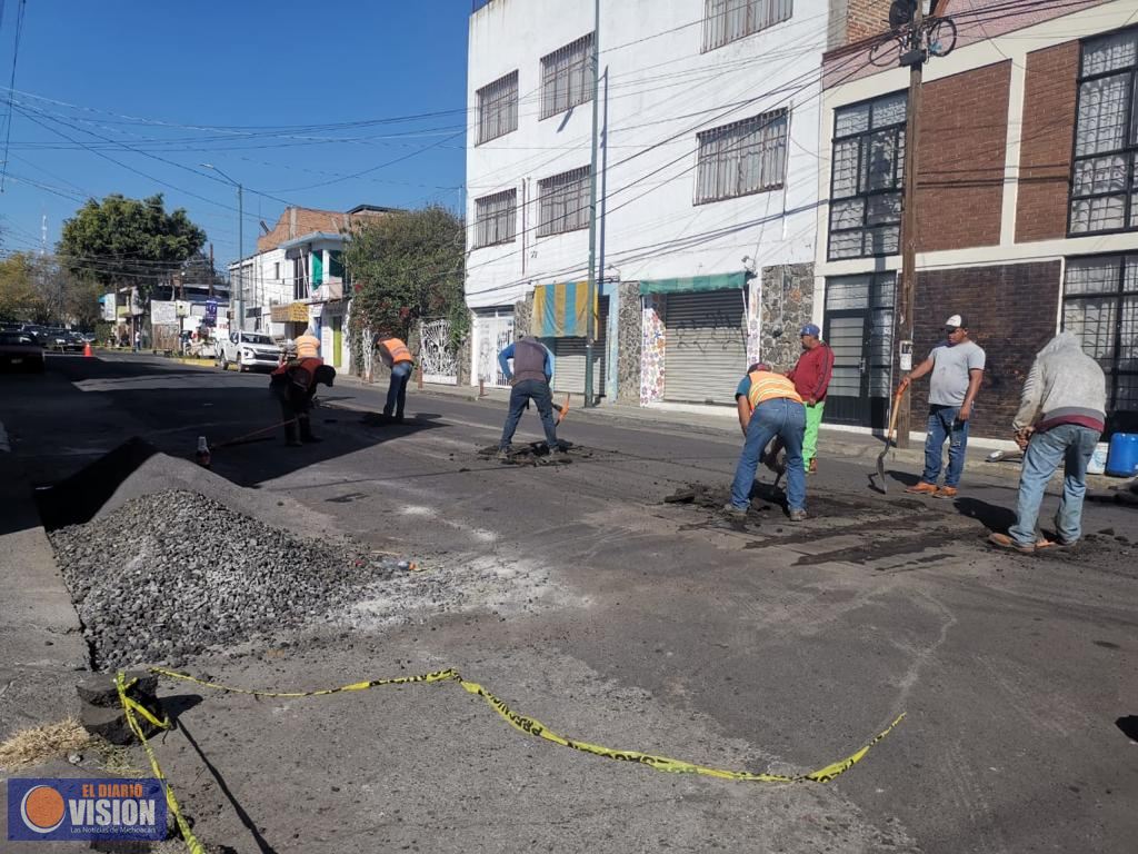Avanzan trabajos de mejoramiento de calle Francisco J. Mújica