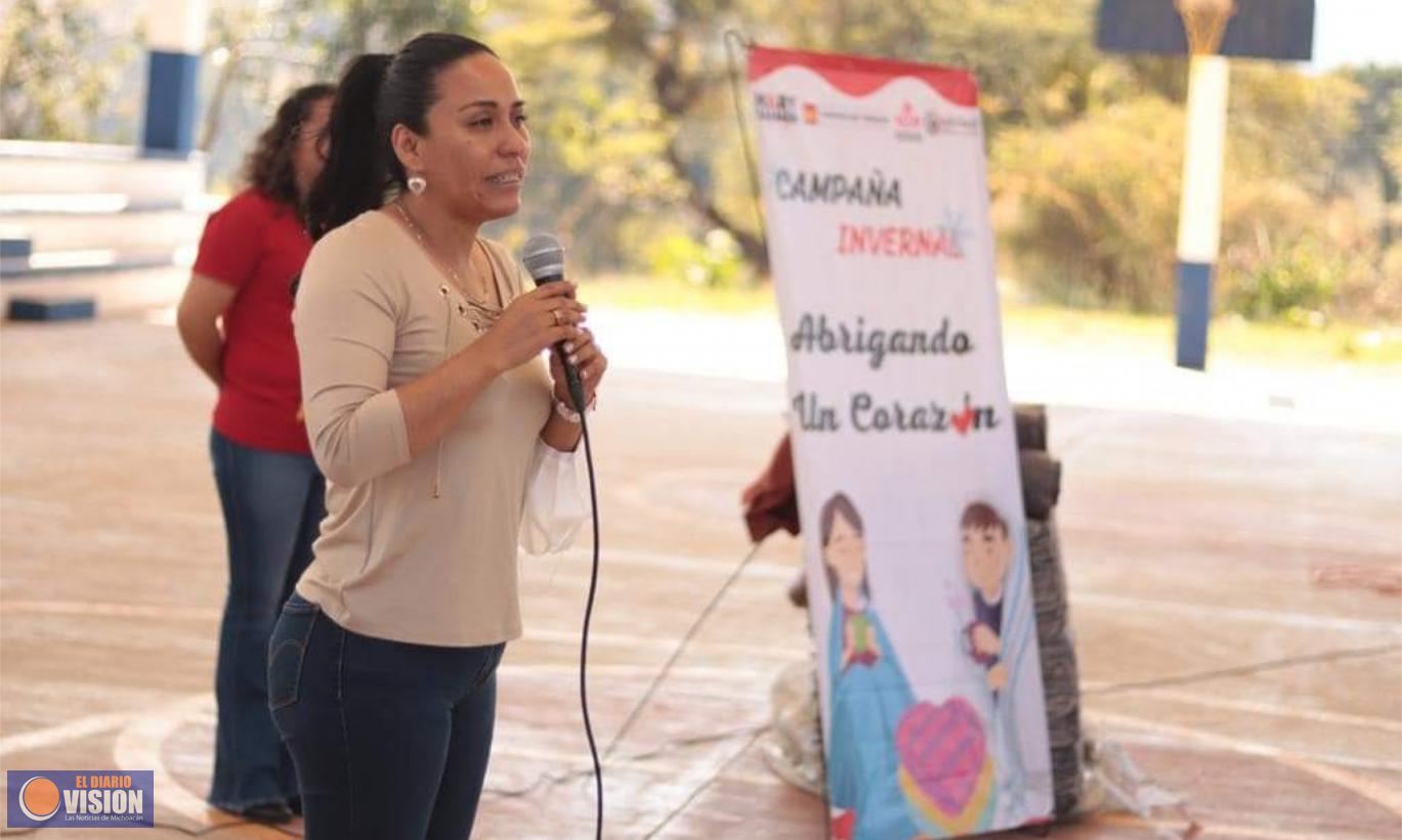 Mary Carmen Bernal, visitó la Tenencia de Timbineo de los Contreras y la Comunidad de Armadillos