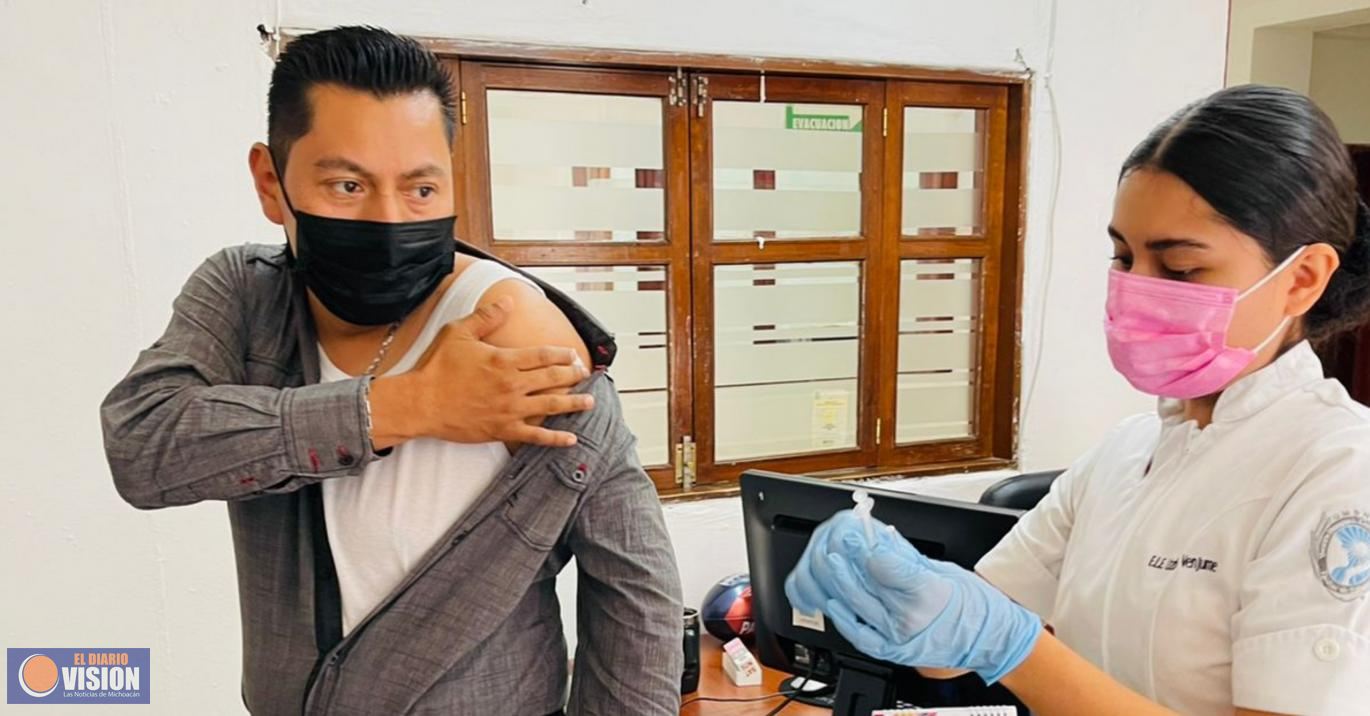 Realizan campaña intensiva de vacunación contra la Influenza, en el Ayuntamiento de Uruapan