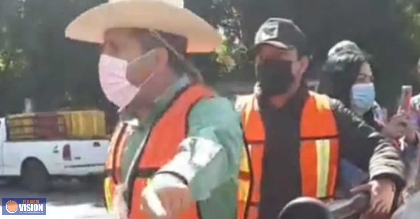 Diputado Federal, crea retén para evitar abusos, lo amedrentan con arma