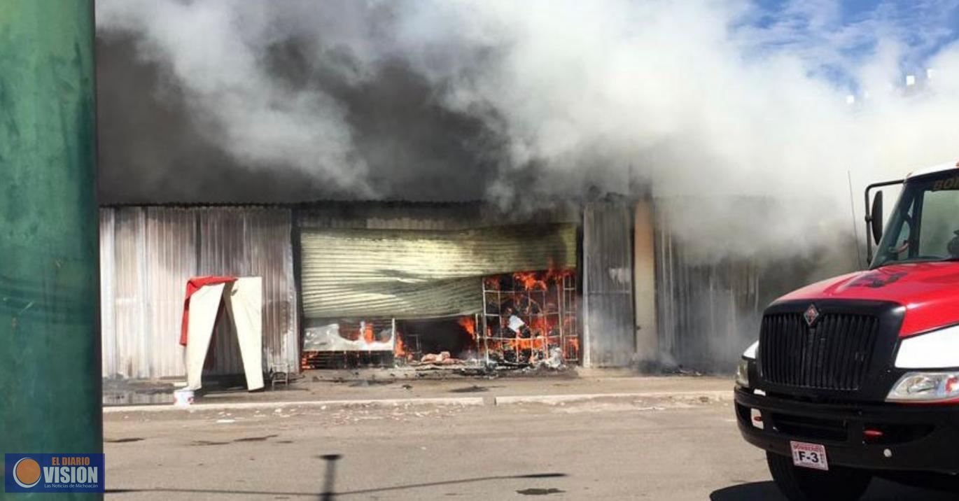 Apoya PC estatal en combate al fuego en plaza textil de Cuitzeo