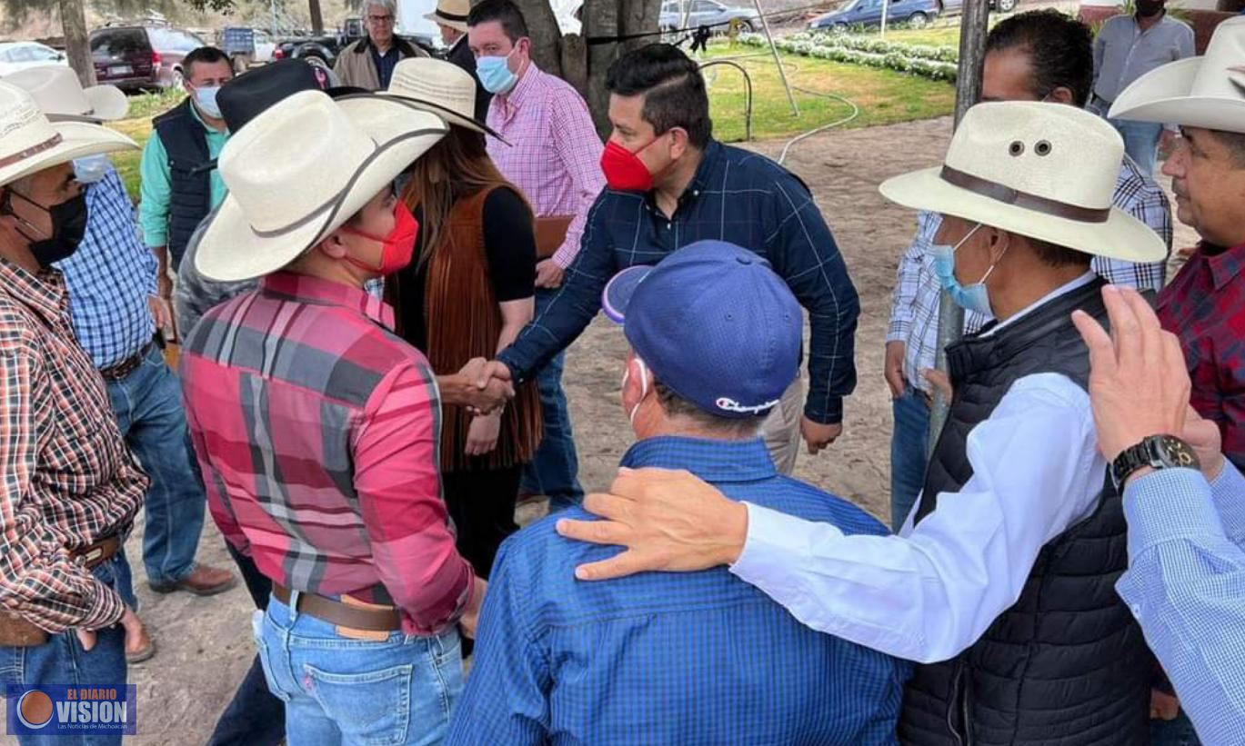 Roberto Carlos López, se reunió con alcaldes y presidentes de asociaciones ganaderas 