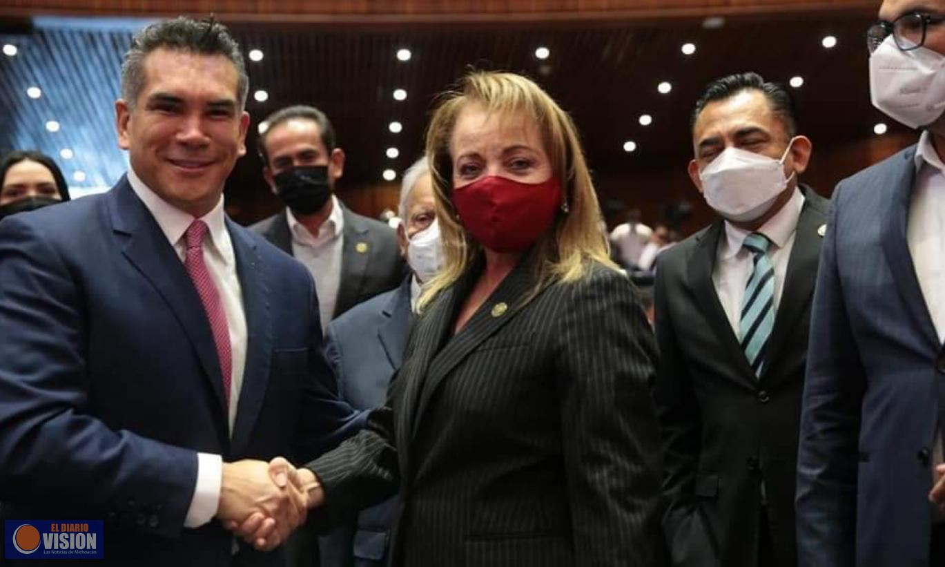 María Elena Serrano, asistió a la instalación del Segundo Período de Sesiones en la Cámara 