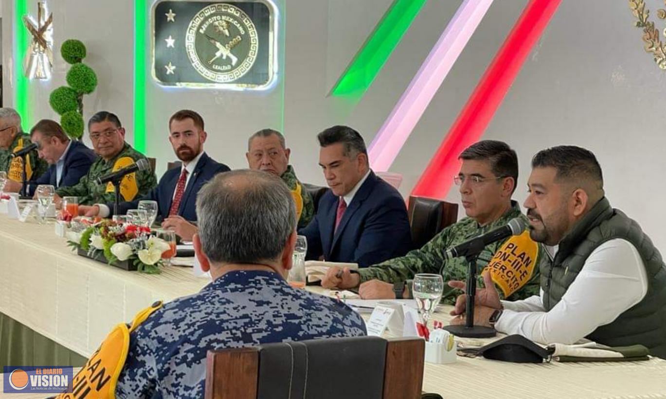 Paco Huacus se reunió con el el Secretario de la Secretaría de la Defensa Nacional