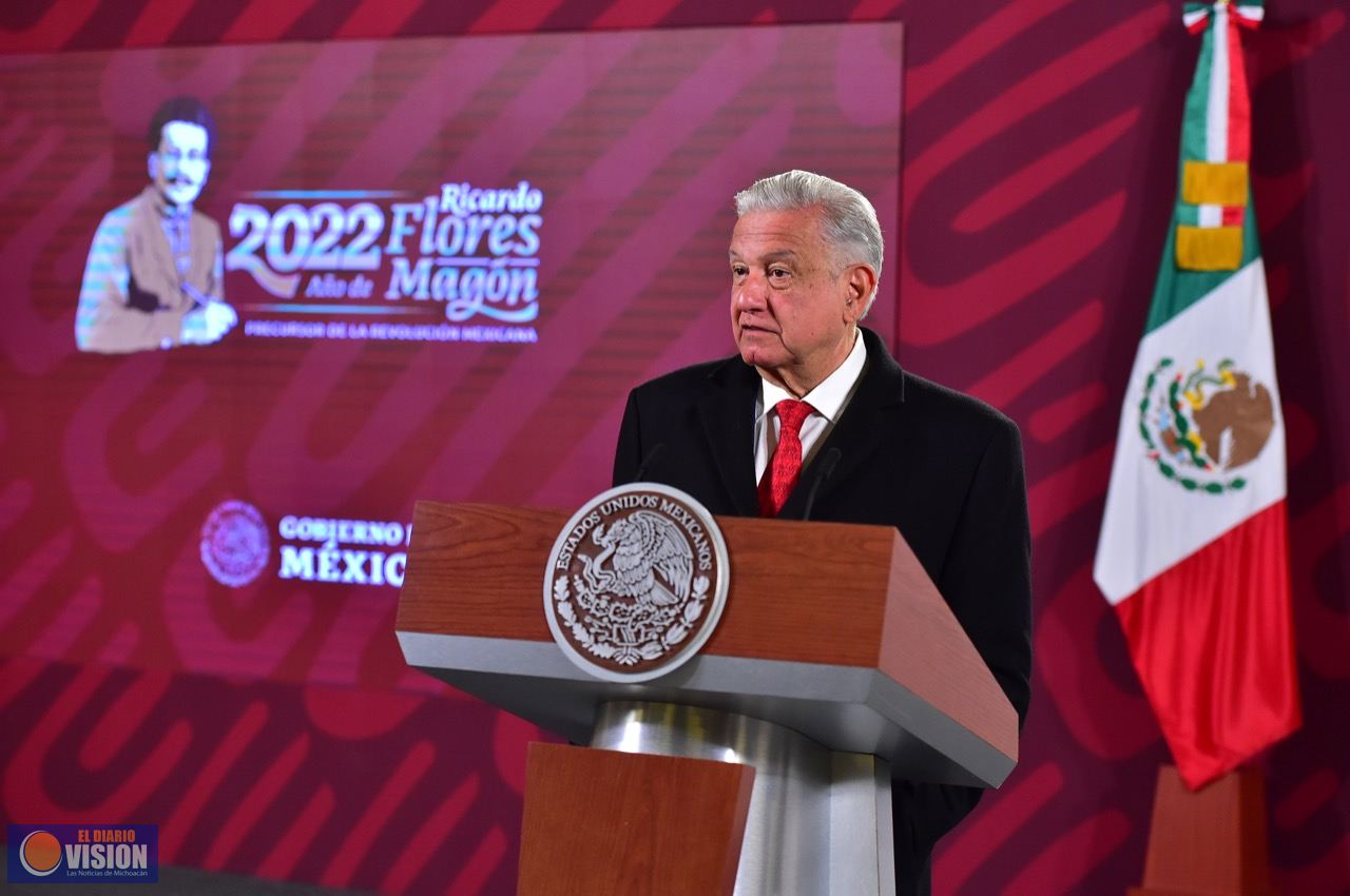 AMLO pide papás de normalistas regañarlos por violentos
