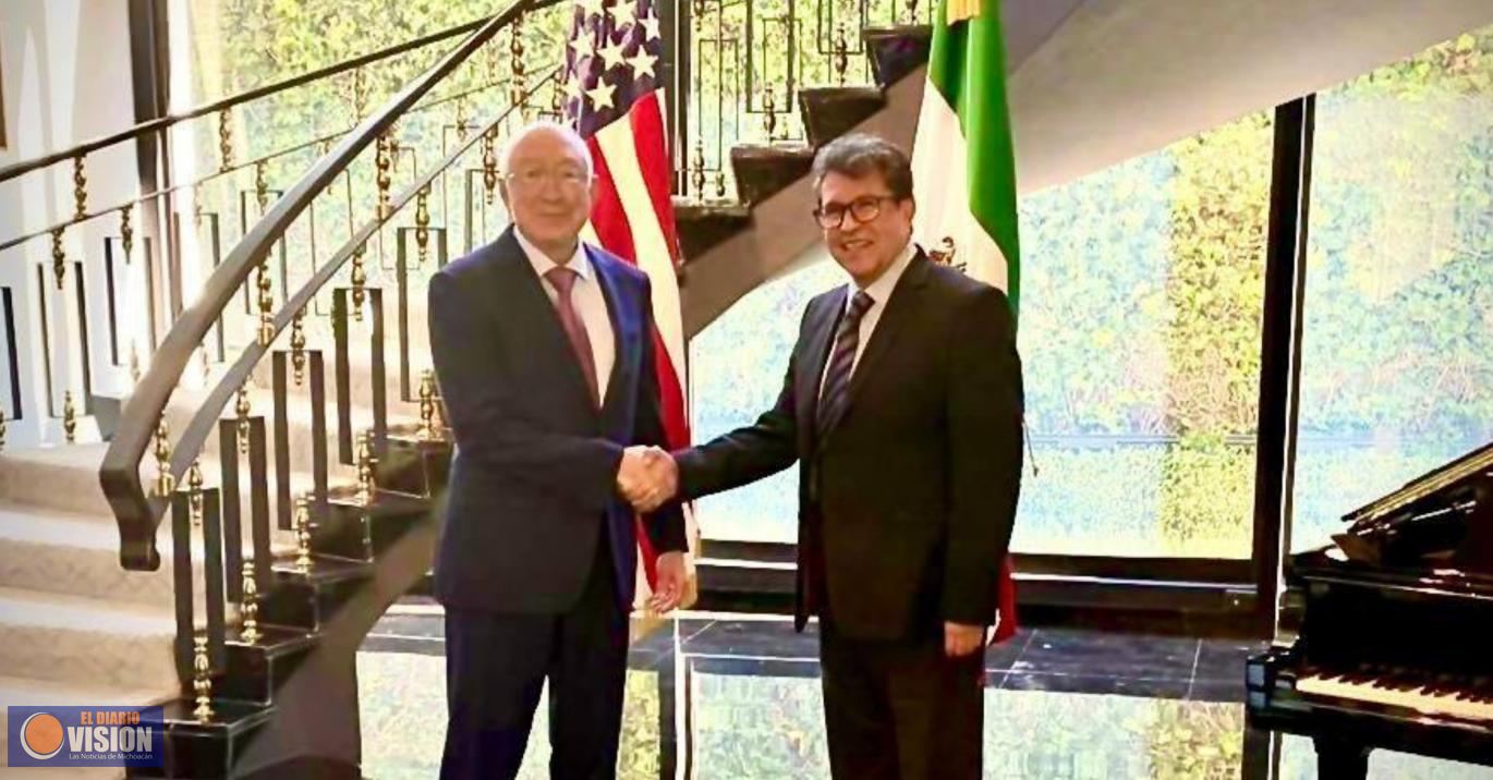 Analizan Ricardo Monreal y Ken Salazar, temas de la relación bilateral
