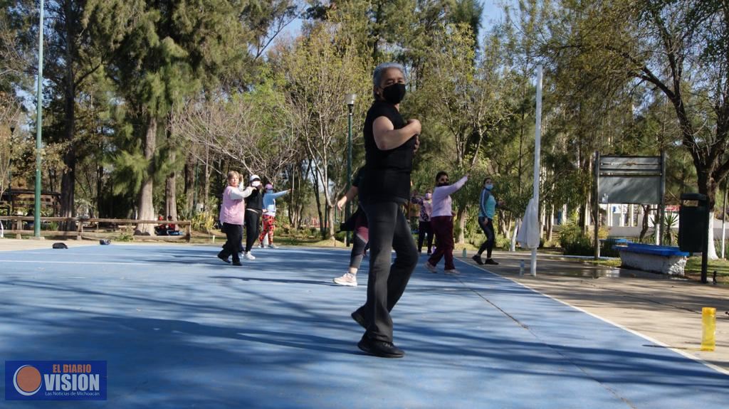 Invita Imcufide a clases de baile en la Unidad Deportiva INDECO