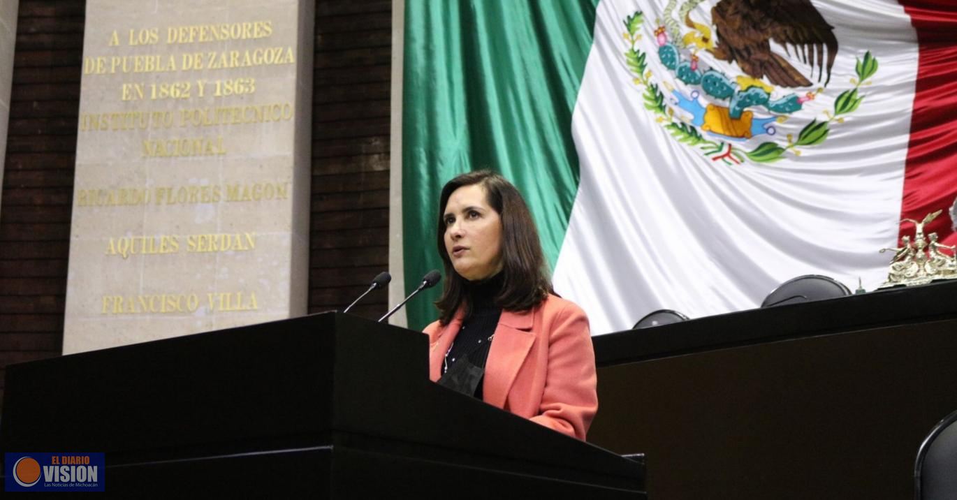 Macarena Chávez presenta iniciativa para frenar el mercado negro de medicamentos