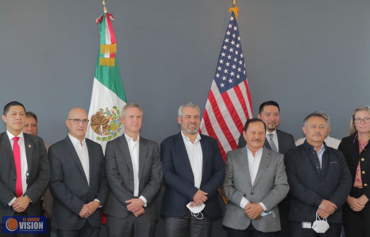 300 mil empleados, reinician labores en huertas y empaques de aguacate