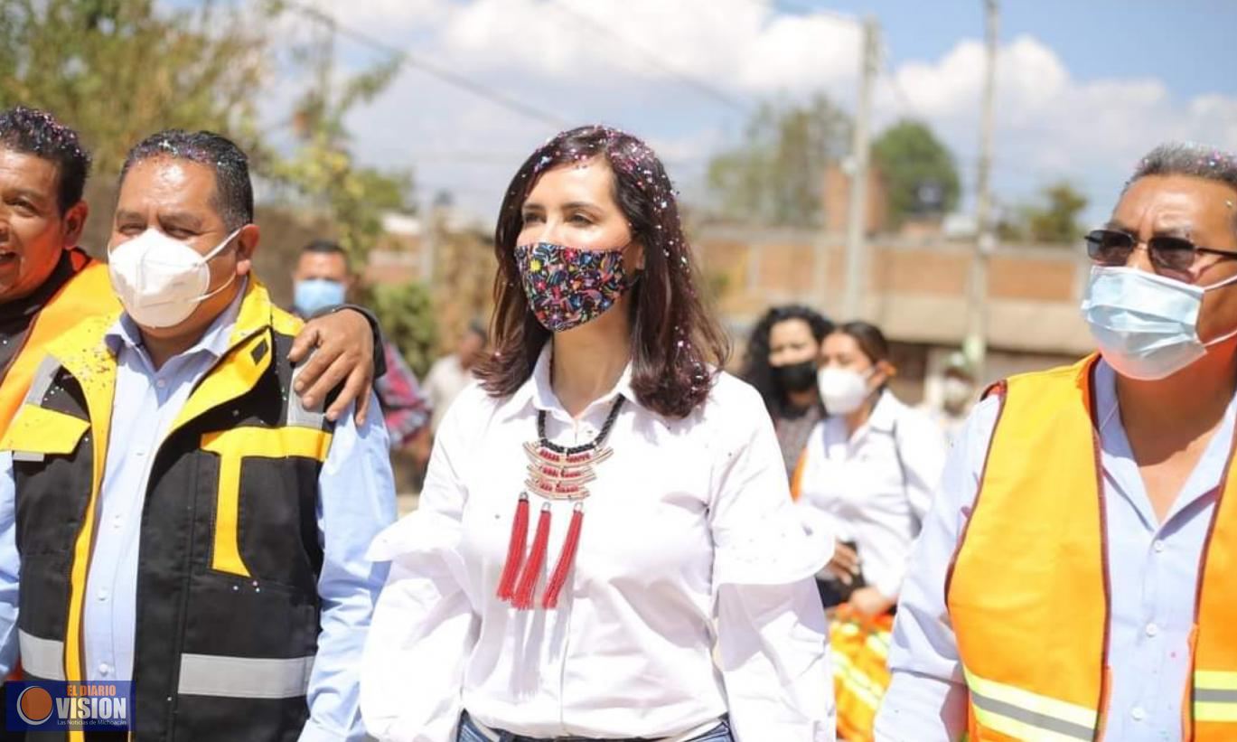 Macarena Chávez, realizó una gira de trabajo por la comunidad de Cuanajo