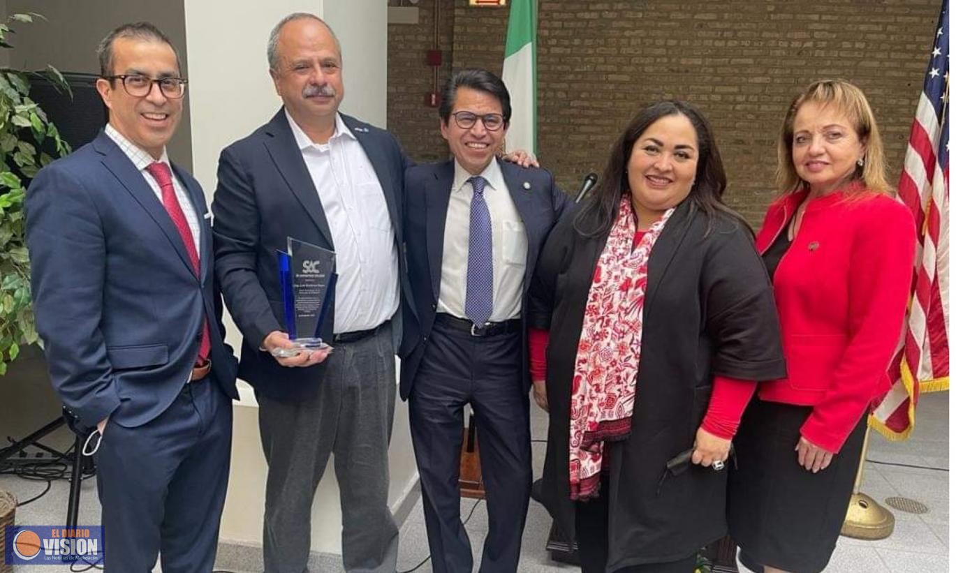 María Elena Serrano, se reunió con estudiantes del Colegio de San Agustín
