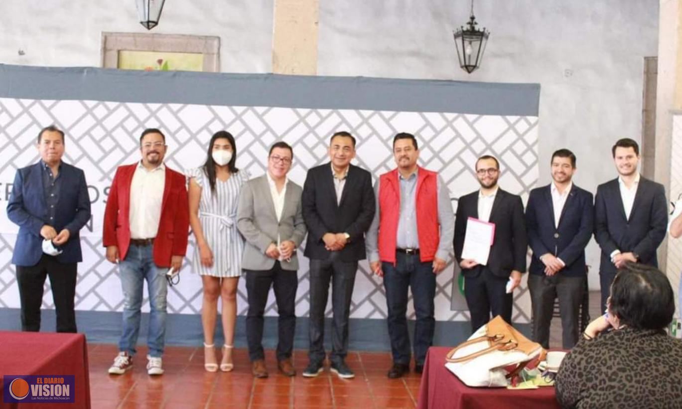 Roberto Carlos, participó en el curso “Derechos Humanos y Democracia en el México Actual”