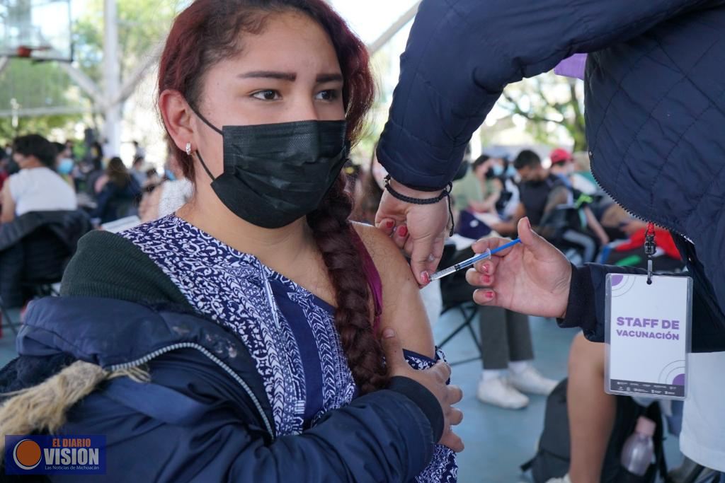 SSM aplicó en Morelia 82 mil 681 refuerzos anti-Covid a jóvenes de 18 a 29 años