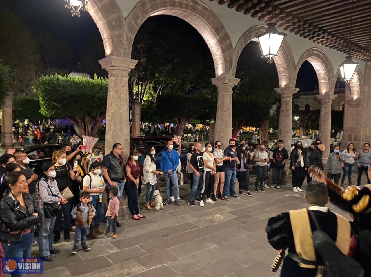 Callejoneada, cine, pintura y un diálogo saxofónico-poético, fueron disfrutados en Morelia