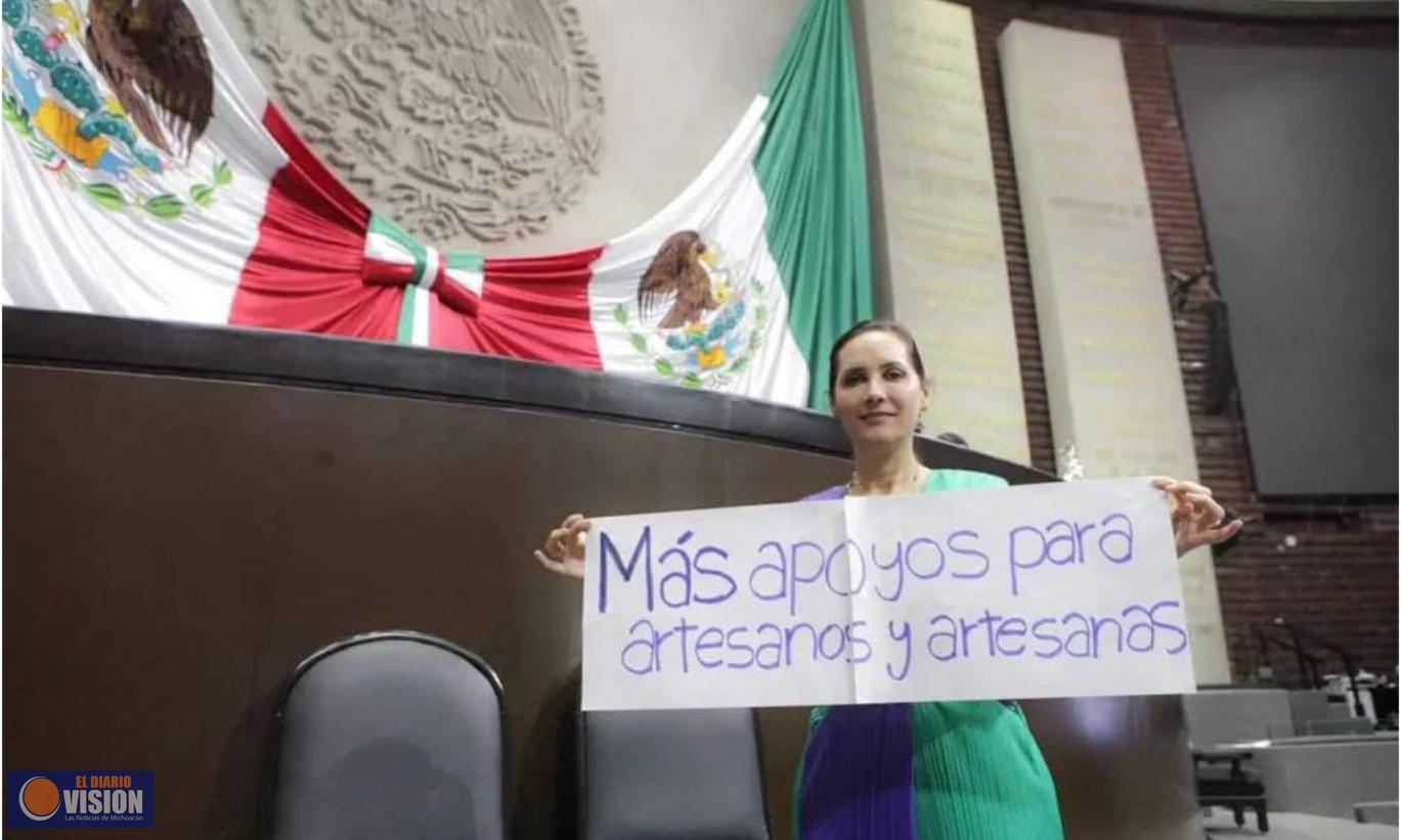 Macarena Chávez pide más apoyo para los artesanos que se encuentran en el mercado informal 