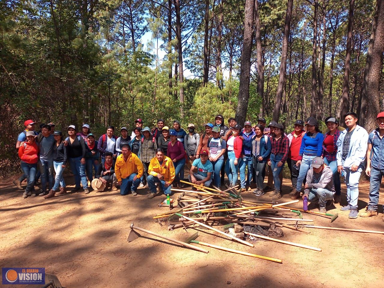 Jóvenes estudiantes se suman a los trabajos de prevención de incendios forestales