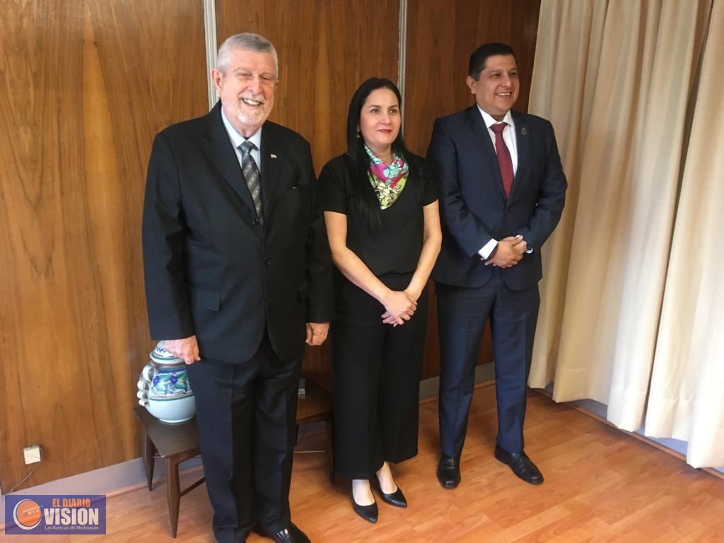 Salud y educación, pilares de la colaboración entre Uruapan y la república de Cuba
