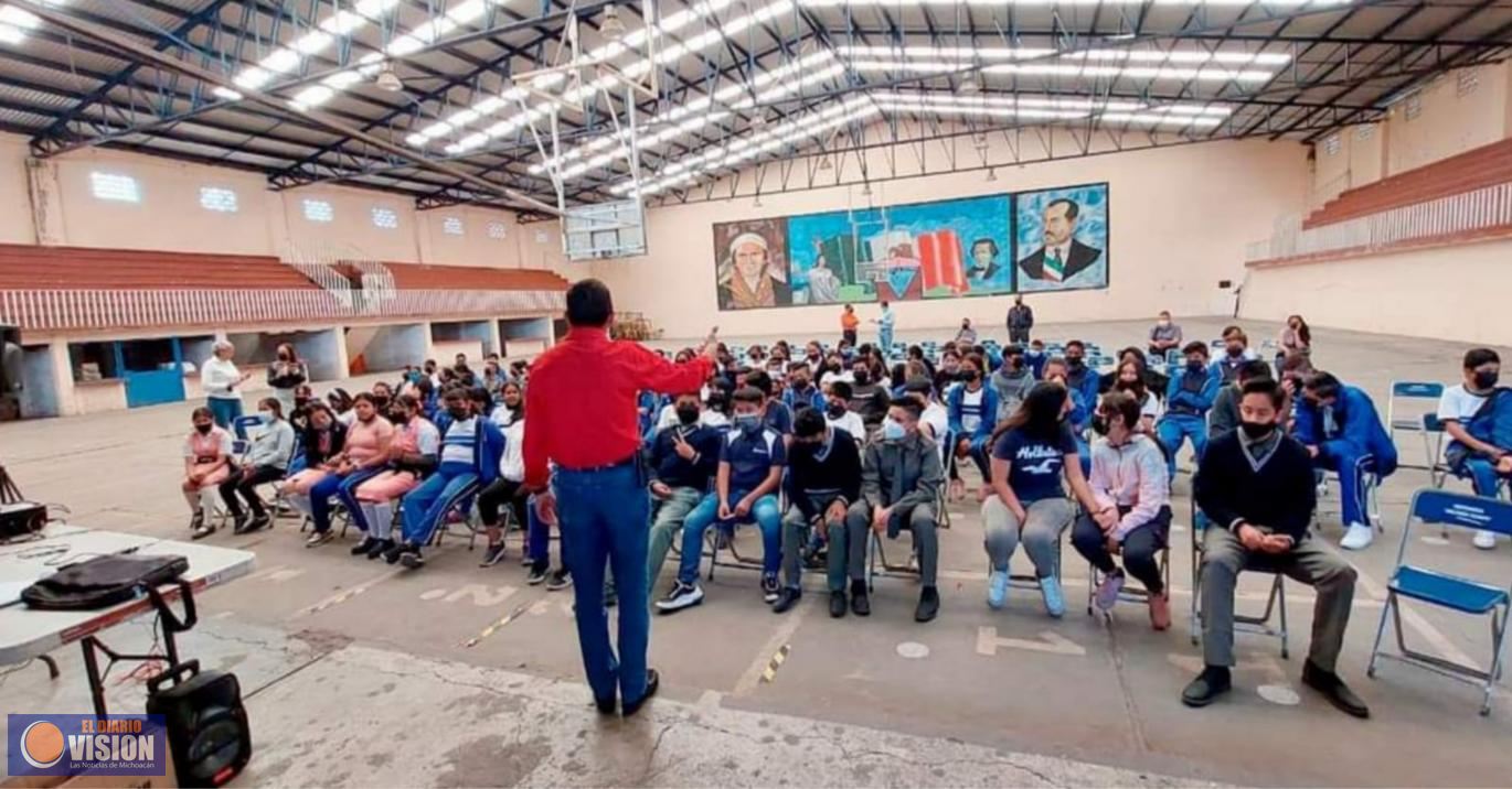 Gobierno de Zacapu, brinda atención jurídica y psicológica a estudiantes del municipio 