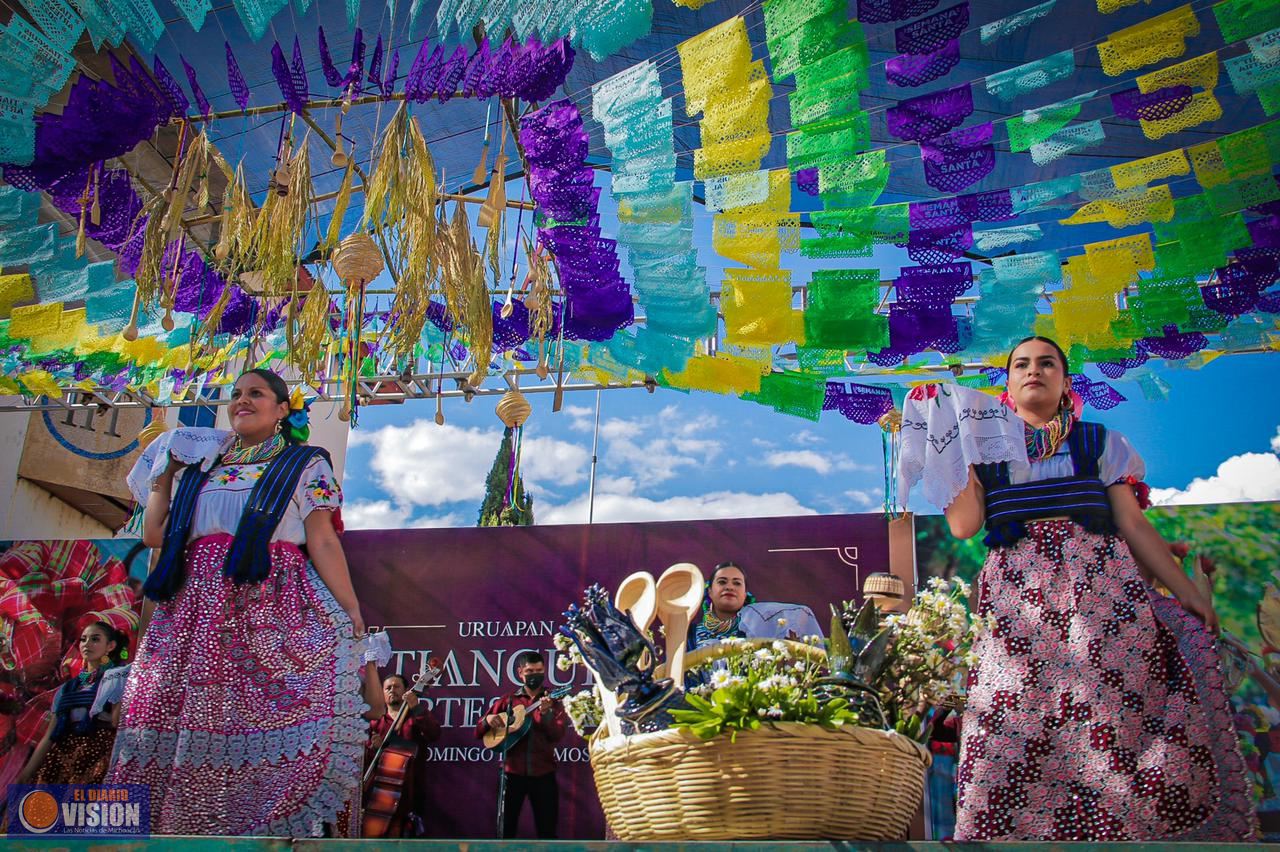 Turistas y uruapenses disfrutaron de la cultura del Barrio de la Magdalena
