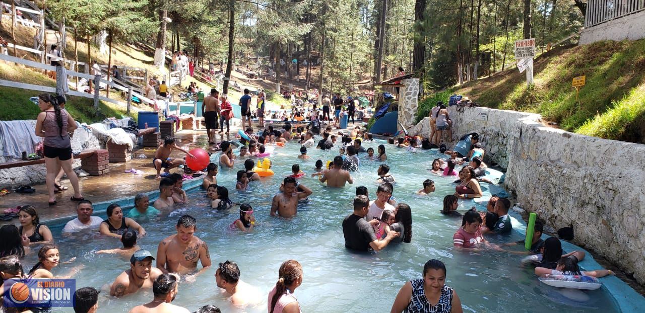 Balnearios del Gobierno de Michoacán reciben 10 mil turistas en Semana Santa: Foturmich