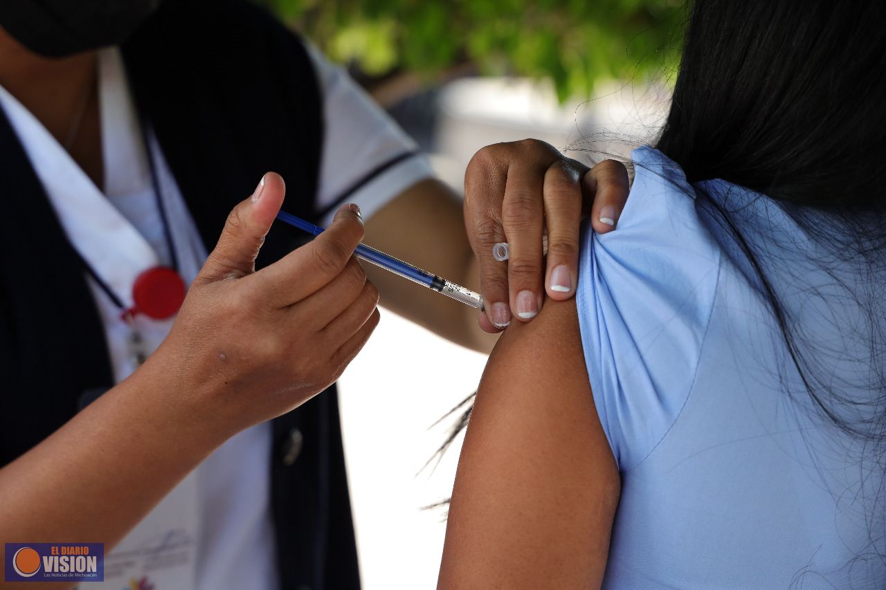 SSM vacuna a comerciantes y clientes de Tu Plaza San Juan