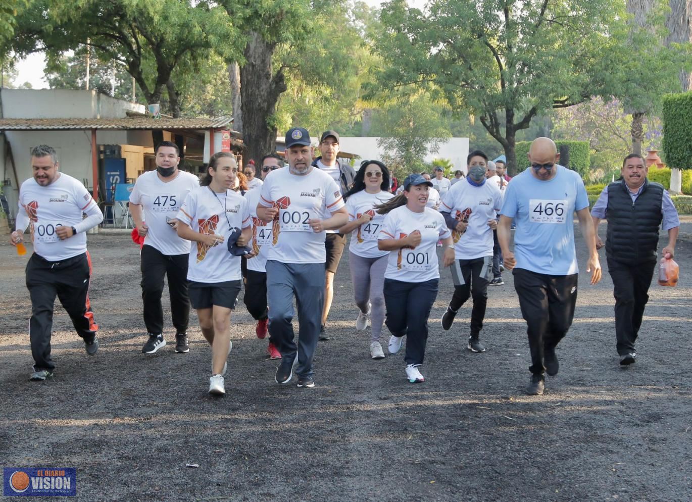 Encabeza Bedolla carrera con causa: construir nuevo albergue para jaguares