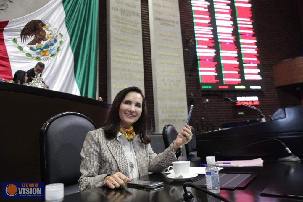 Agradecida y feliz de servir a México y ser la voz de todas y todos ustedes: Macarena Chávez