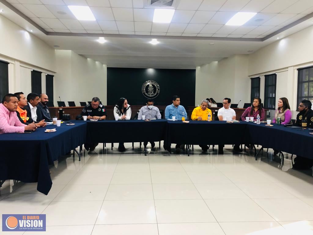 Instalan en la Presidencia Municipal centro de acopio de víveres para brigadistas.