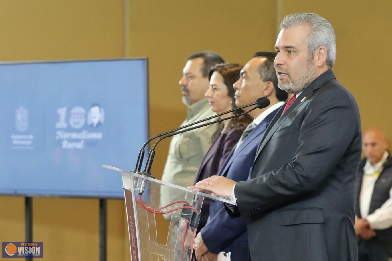 Reconoce Bedolla centenario de la creación de las Normales
