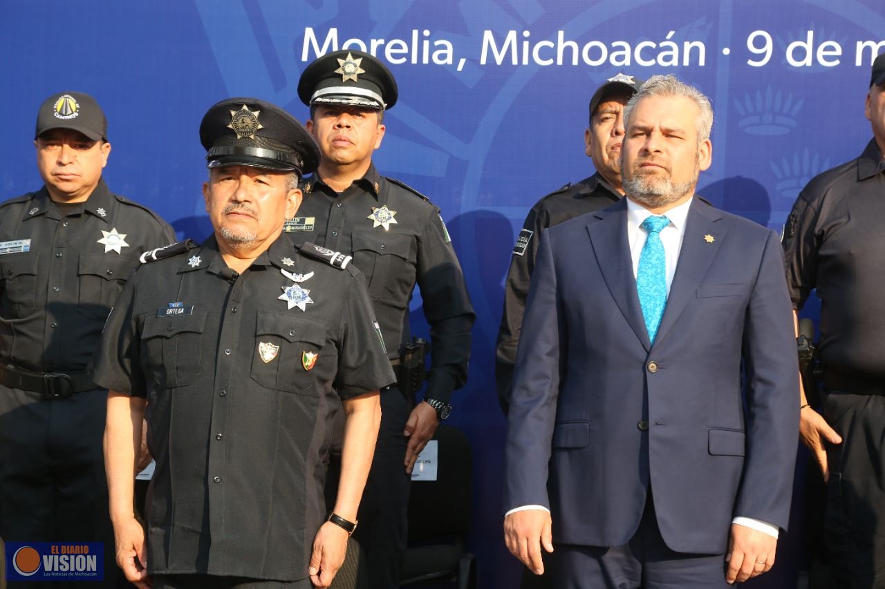 Encabeza gobernador del estado pase de revista de la Policía Michoacán