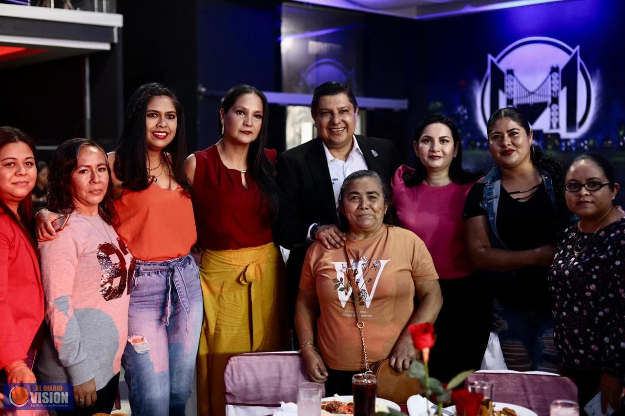 Nacho Campos expresa su respeto y admiración por las madres