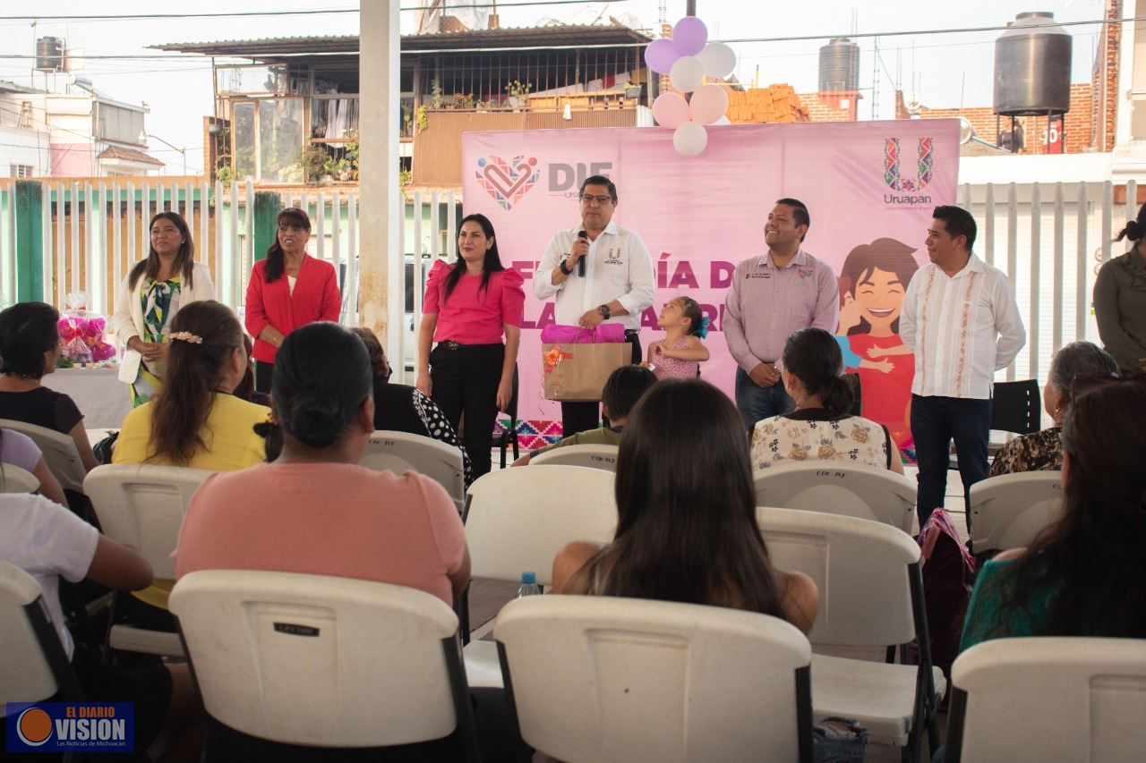 Celebran a las mamás de Uruapan