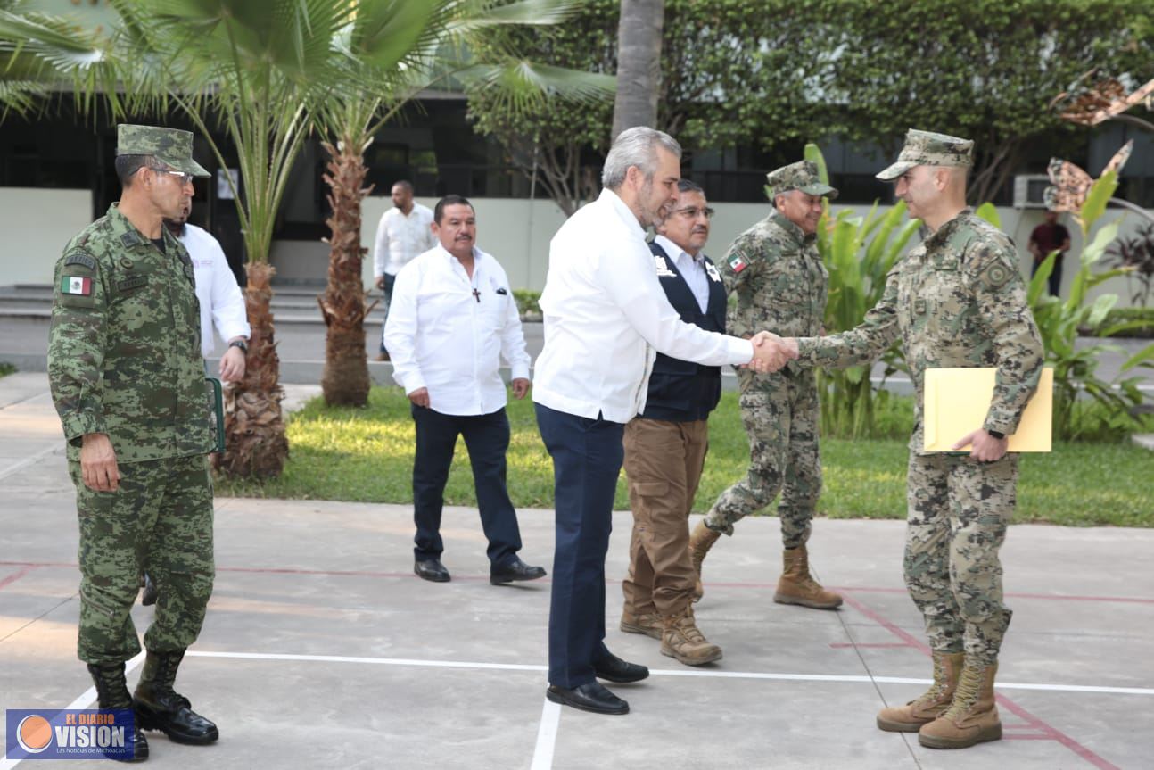 Encabeza gobernador de Michoacán reunión de seguridad en Apatzingán