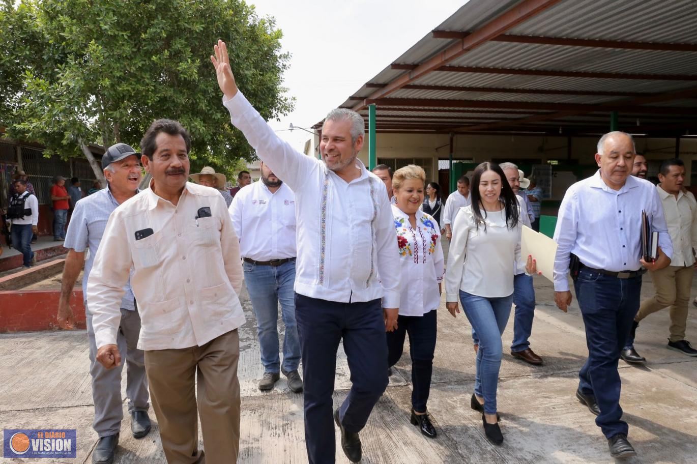 Estado y federación avanzan en recuperar carreteras y actividad productiva en Aguililla: Bedolla
